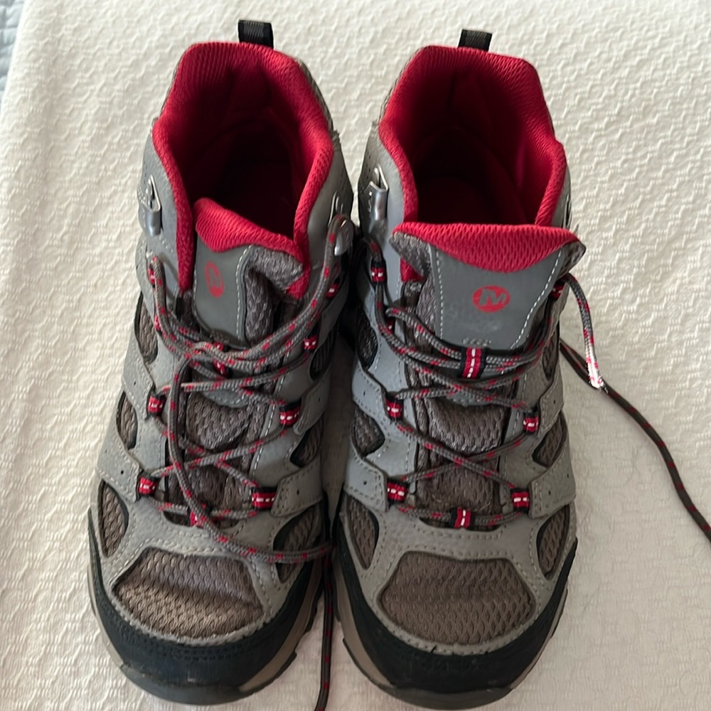 Merrell waterproof hiking boots, big kid size 3.5M